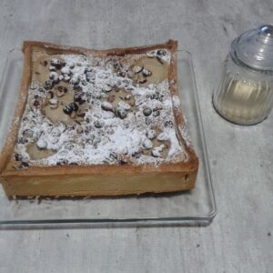 Tarta de peras y almendras tostadas