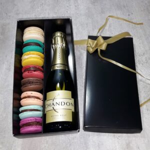 Box de Macarons surtidos y Champagne